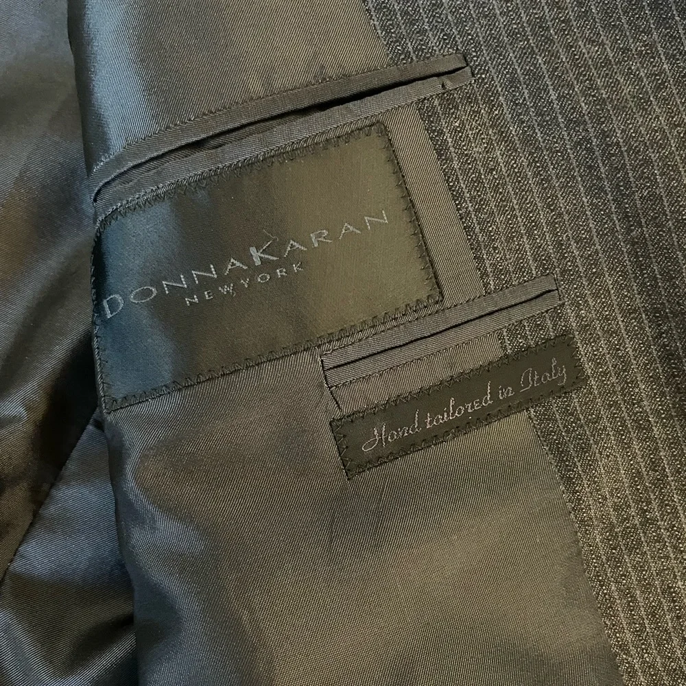 DONNA KARAN made In‎ Italy Subtle Stripe Wool Suit Jacket in Charcoal 43 R $1995